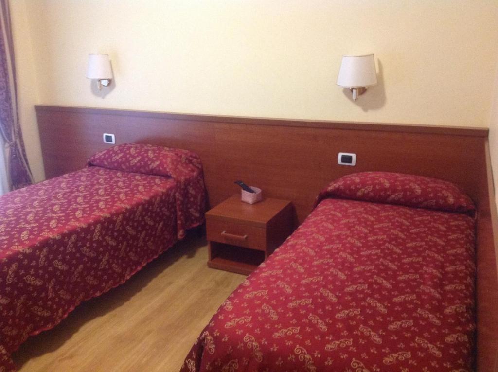 Готель Residenza Fermi Рим Номер фото